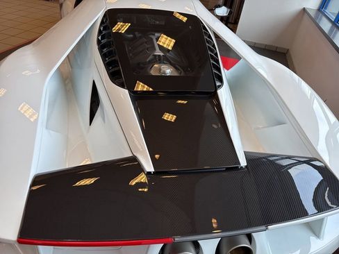 Used 2021 Ford GT Heritage Edition image 6