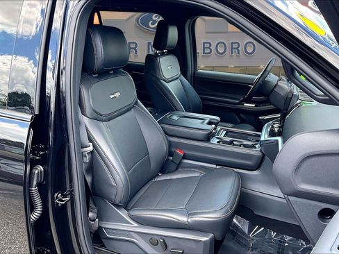 Certified 2025 Ford Expedition Platinum w/ Stealth Performance Package AWD/4WD image 7