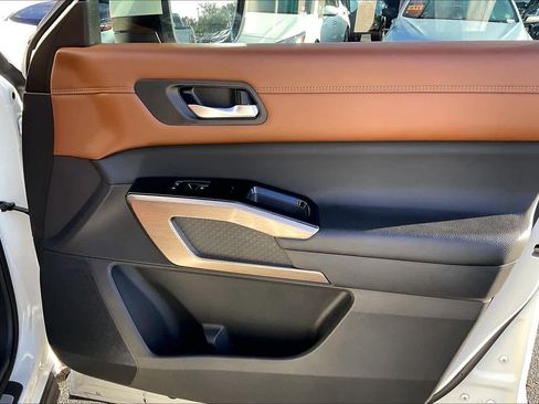 Used 2023 Nissan Pathfinder Platinum w/ Cargo Package image 23