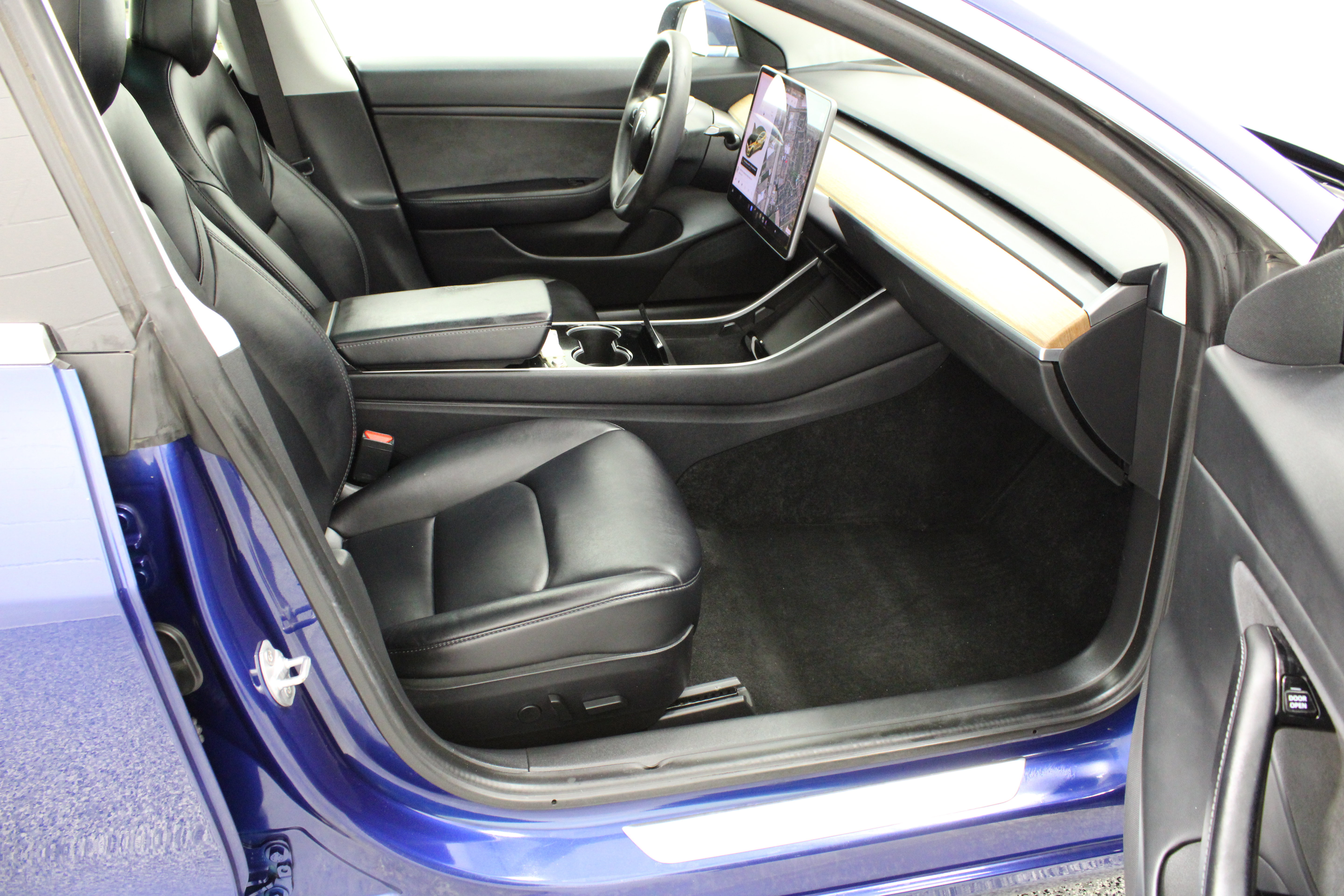 Used 2020 Tesla Model 3 Long Range AWD/4WD image 35