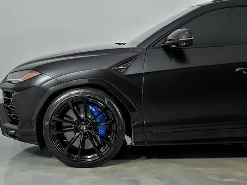 Used 2021 Lamborghini Urus AWD/4WD image 7