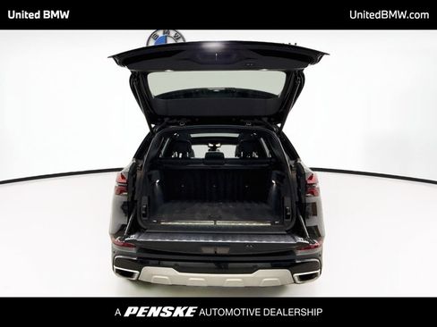 Used 2024 BMW X5 xDrive50e w/ Parking Assistance Package AWD/4WD image 21