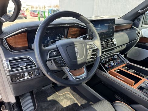 Used 2023 Lincoln Navigator Black Label image 12