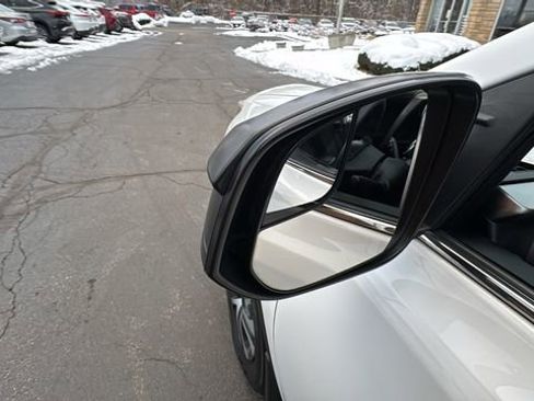 Used 2018 Toyota RAV4 LE image 37