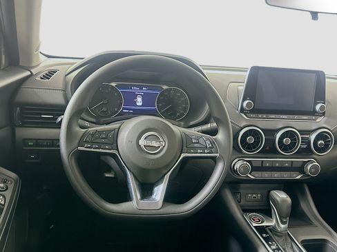 Used 2025 Nissan Sentra SV FWD image 17