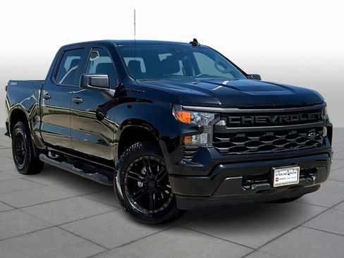 Used 2022 Chevrolet Silverado 1500 Custom w/ LPO, Dark Essentials Package AWD/4WD image 2