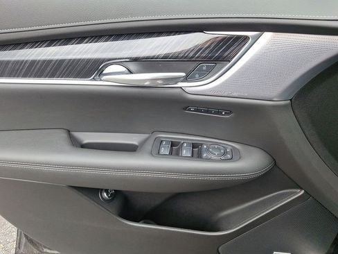 Certified 2025 Cadillac XT6 Premium Luxury w/ Technology Package AWD/4WD image 14