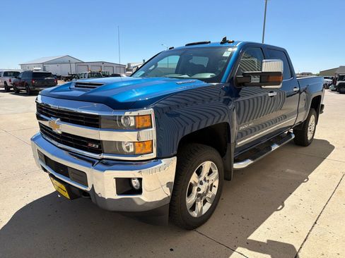 Used 2017 Chevrolet Silverado 2500 LTZ w/ Duramax Plus Package AWD/4WD image 4