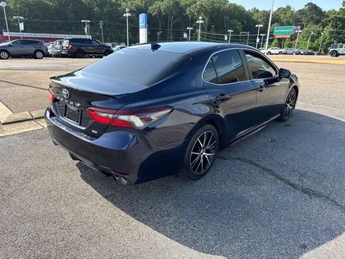 Used 2021 Toyota Camry SE FWD image 5