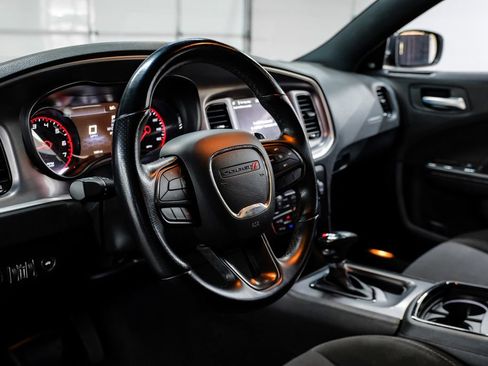 Used 2022 Dodge Charger R/T w/ Blacktop Package image 21