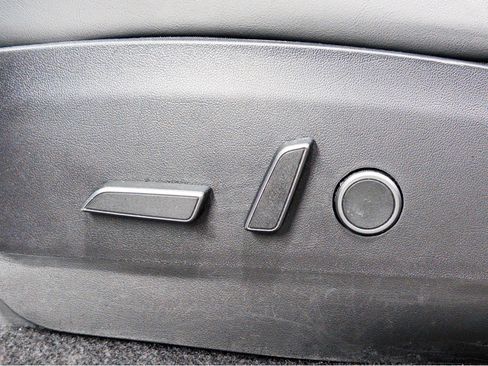 Used 2021 Tesla Model Y Long Range AWD/4WD image 6