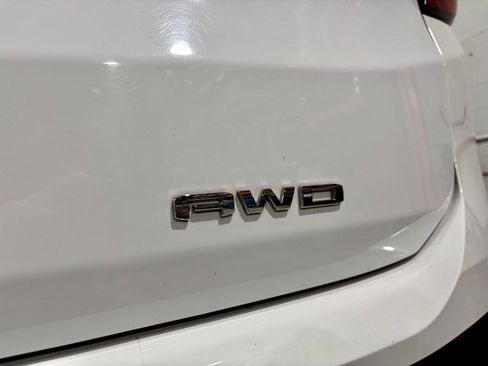 Used 2023 GMC Terrain SLE w/ Driver Convenience Package image 27