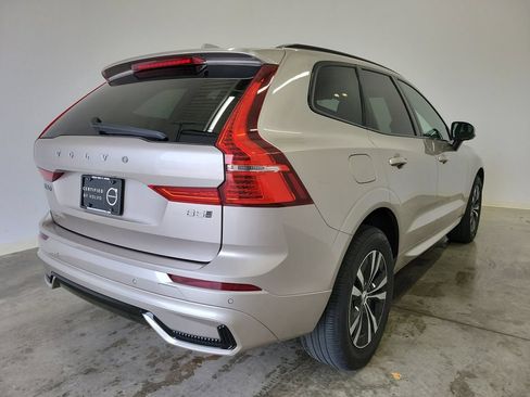Used 2024 Volvo XC60 B5 Core AWD/4WD image 5