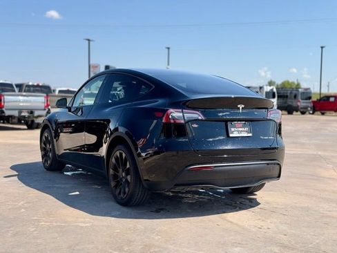Used 2024 Tesla Model Y Long Range AWD/4WD image 3