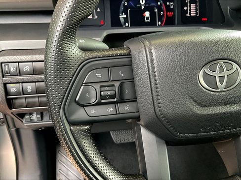 Used 2025 Toyota Tacoma SR image 12