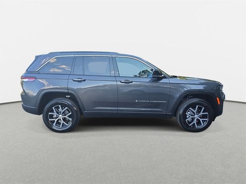 New 2025 Jeep Grand Cherokee Limited image 4