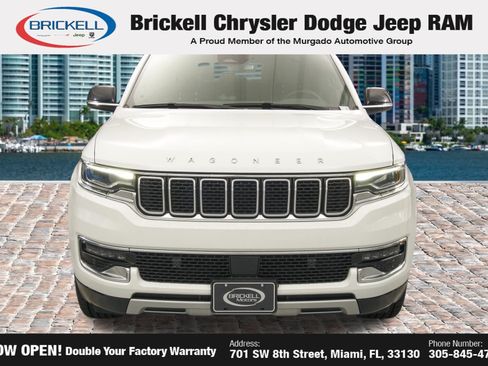 Used 2024 Jeep Wagoneer L Series II RWD image 2