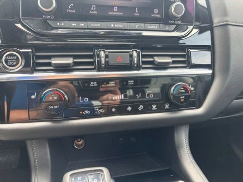 Used 2023 Nissan Pathfinder SV w/ SV Premium Package AWD/4WD image 13