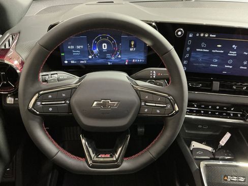 New 2026 Chevrolet Equinox RS w/ LPO, Floor Liner Package image 24