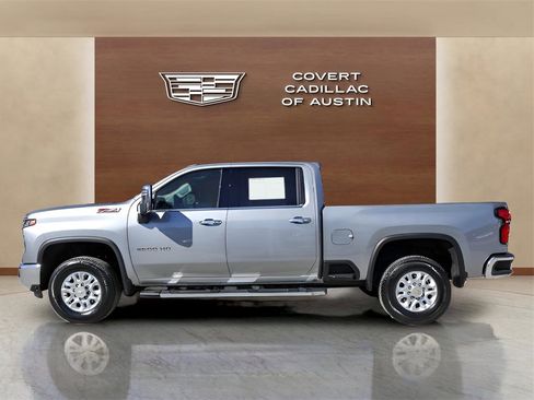 Used 2025 Chevrolet Silverado 2500 LTZ w/ LTZ Convenience Package image 2