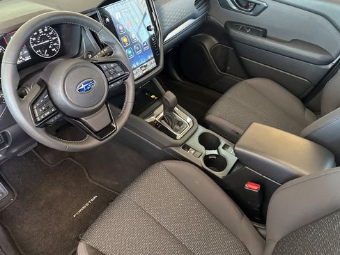 Used 2025 Subaru Forester Premium AWD/4WD image 9