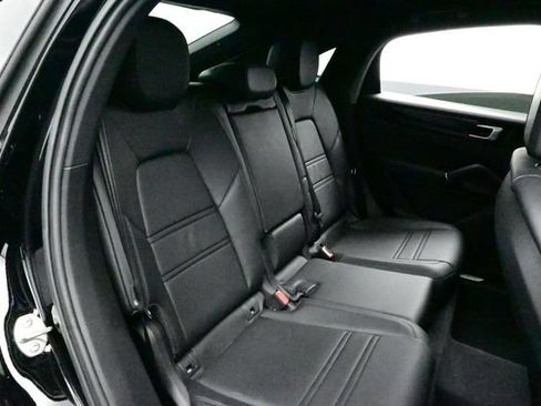 Used 2023 Porsche Cayenne Coupe w/ Premium Package AWD/4WD image 17