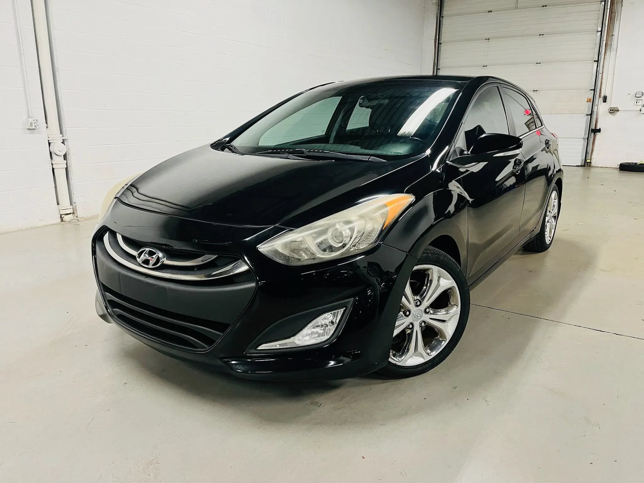 Used 2013 Hyundai Elantra GT w/ Tech Pkg FWD image 1