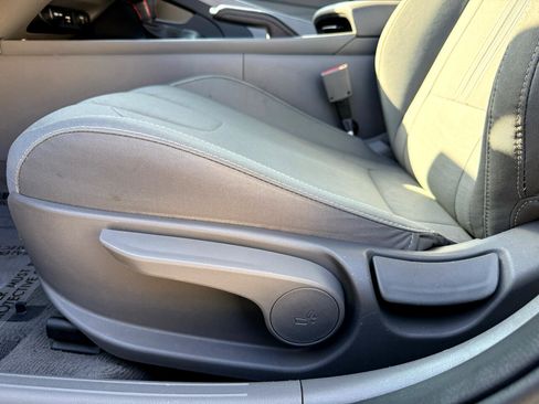 Used 2022 Hyundai Elantra SEL w/ Winter Weather Package image 22