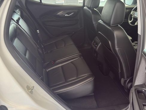 Used 2024 GMC Terrain SLT w/ Infotainment Package II AWD/4WD image 10