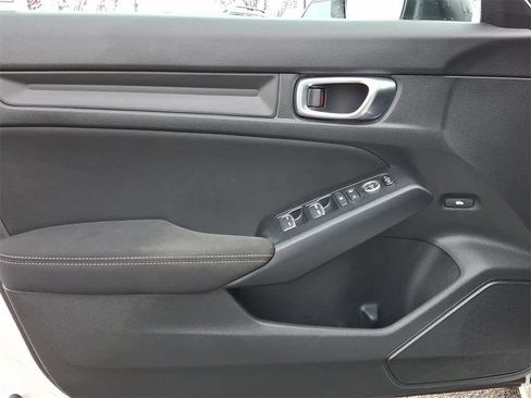 Used 2025 Honda Civic Sport image 10