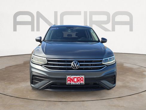 Certified 2022 Volkswagen Tiguan SE image 5