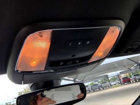 Used 2022 Jeep Grand Cherokee Laredo X image 30