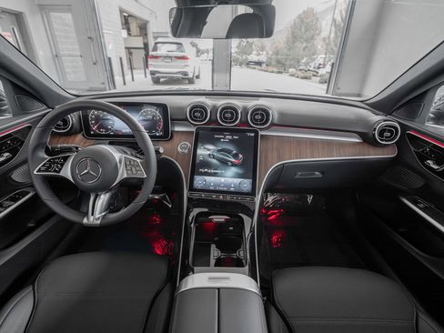 Used 2024 Mercedes-Benz C 300 4MATIC Sedan image 8