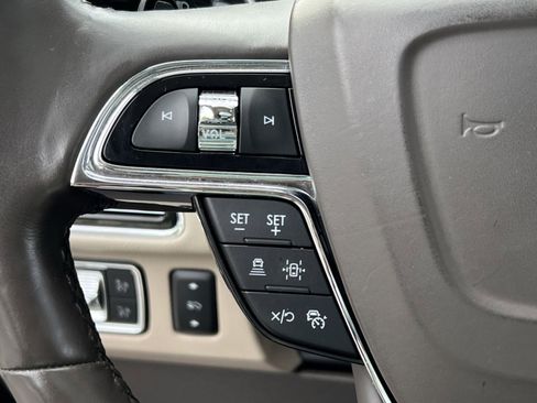Used 2022 Lincoln Navigator L Reserve AWD/4WD image 35