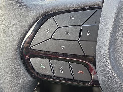 Used 2023 Chrysler 300 S image 19