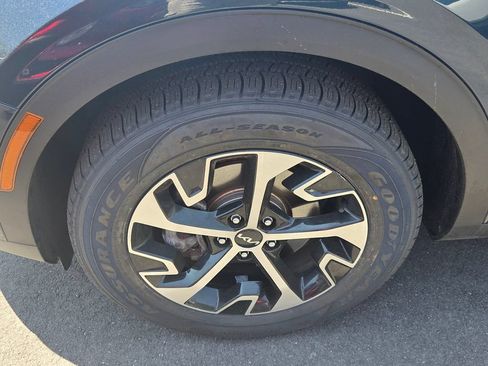 Used 2023 Kia Sportage EX AWD/4WD image 11
