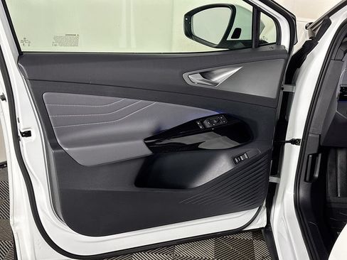 Certified 2023 Volkswagen ID.4 Pro S AWD/4WD image 11