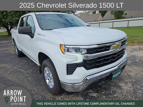 Used 2025 Chevrolet Silverado 1500 LT RWD image 2