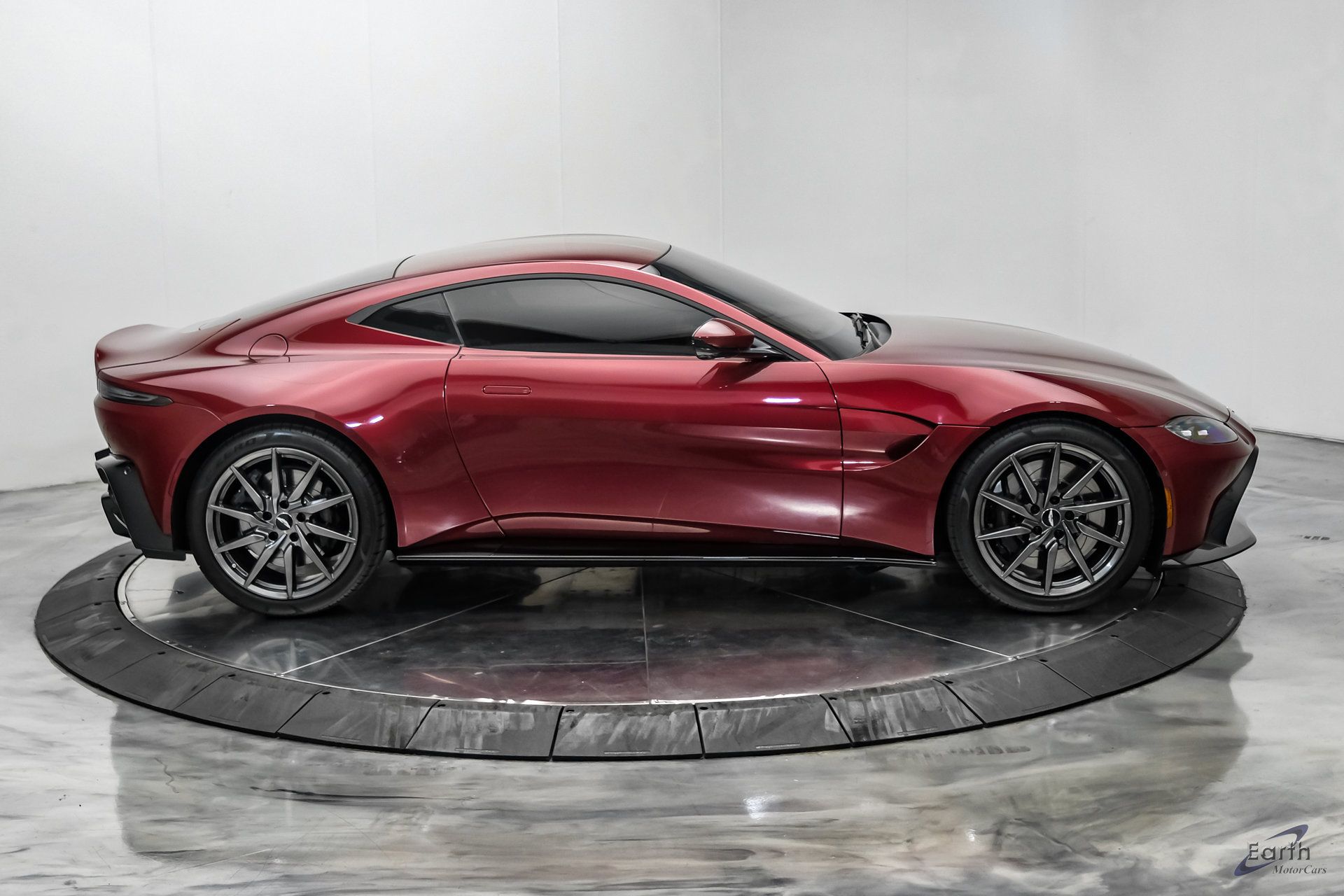 Used 2020 Aston Martin V8 Vantage Coupe RWD image 24
