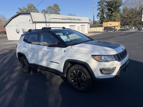 Used 2020 Jeep Compass Trailhawk AWD/4WD image 2