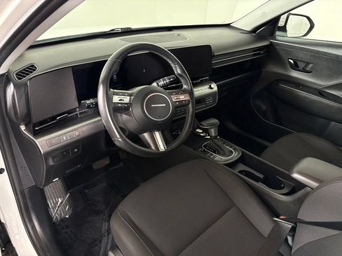 Used 2025 Hyundai Kona SEL FWD image 20
