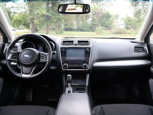 Used 2018 Subaru Outback 2.5i Premium AWD/4WD image 16