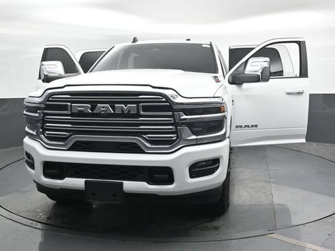 Used 2026 RAM 2500 Laramie AWD/4WD image 43