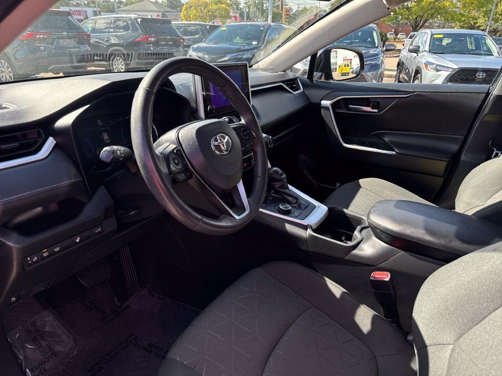 Used 2024 Toyota RAV4 XLE w/ Convenience Package AWD/4WD image 15