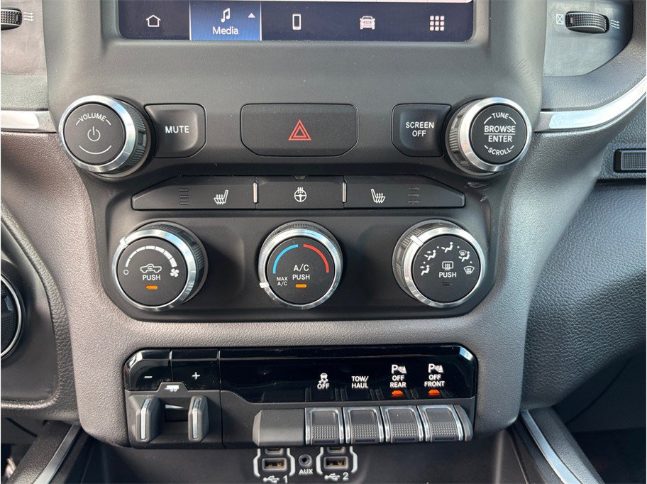 Used 2023 RAM 1500 Big Horn AWD/4WD image 29
