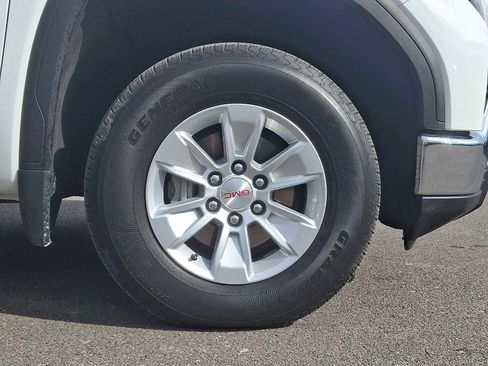 Certified 2023 GMC Sierra 1500 SLE image 9