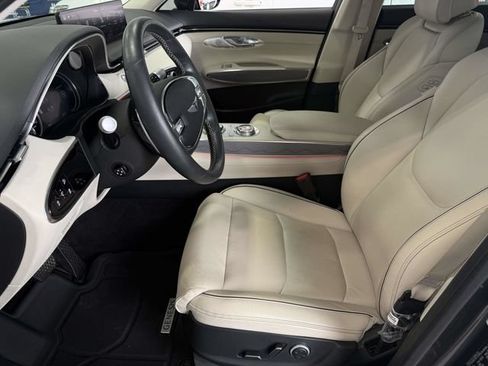 Used 2024 Genesis GV70 2.5T w/ Advanced Package AWD/4WD image 26