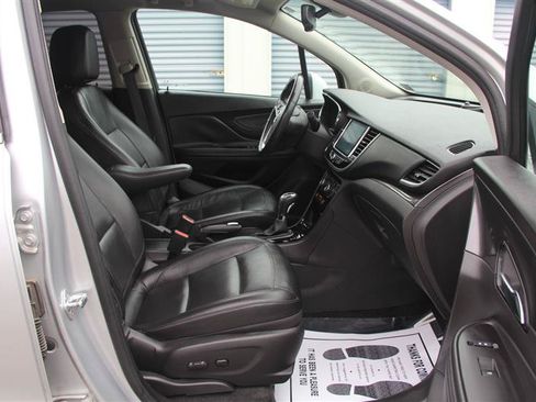 Used 2019 Buick Encore Essence AWD/4WD image 19