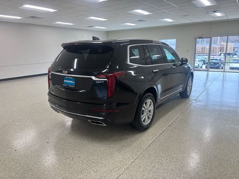 Used 2024 Cadillac XT6 Luxury image 5