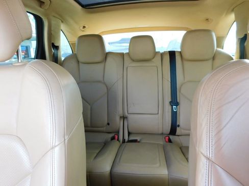 Used 2014 Porsche Cayenne image 38